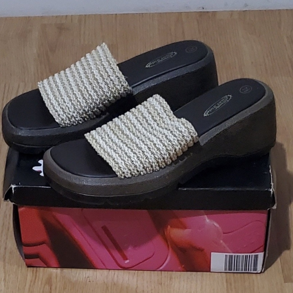 LOWER EAST SIDE Cream and Brown Woven Sandals